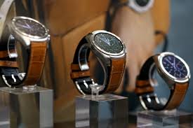 The good news is when it reaches the google play store this month, it'll come with the latest version of android wear installed. Lg Yanks Its Watch Urbane 2nd Edition From Stores Aivanet