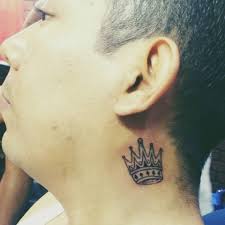 Colombian singer maluma and his girlfriend, cuban croatian model natalia barulich, get matching tattoos. Corona Maluma Obed Cortes Placer Y Dolor Tattoo Shop Facebook