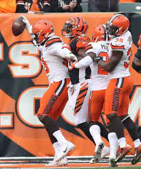 Emmanuel Ogbah Crosses The Goal Line For A Touchdown After Retrieving The Fumble By Cincinnati Bengals Q Cleveland Browns History Nfl Uniforms Nfl Cheerleaders
