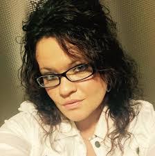 Angela Hofer's Instagram, Twitter & Facebook