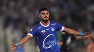 مهاجم استقلال ۱۰ زندانی را آزاد کرد