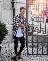 Black And White Flannel Mens Style Tips For College Men 11 Practical Tips To Look Better Flannel Outfits Men Shirt Outfit Men Mens Outfits