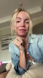 Don’t treat the weekends like a food and booze free for all! Incorporating  micro treats is the way to go for sustainable health and balance  #womenover40 #weekendeating #nutritioncoach