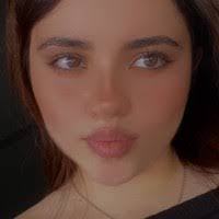 Isabella Ojeda's Instagram, Twitter & Facebook