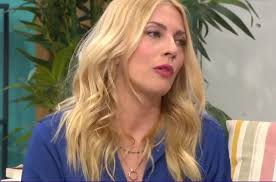 Η σμαράγδα καρύδη με μία μακροσκελή ανάρτηση που έκανε στον προσωπικό λογαριασμό της στο facebook σχολίασε τις καταγγελίες που έχουν δει το φως της δημοσιότητας τις τελευταίες μέρες σχετικά με περιστατικά λεκτικής και. Smaragda Karydh Eniw8a Adikhmenh Gia Thn Epi8esh Poy Dex8hka Ta Nea