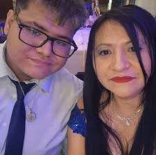 Nuevo modelo y color! 🙌 Canguro con capucha y trabajo de punto. Art. 332  https://goo.gl/fLDiLd