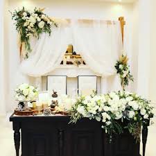 特別感たっぷり 天蓋 ありの おしゃれすぎる高砂まとめ marry マリー 披露宴 テーブルコーディネート 花のアーチ 結婚式 テーブル 装花