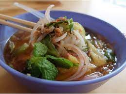 It's quite difficult to get a parking here. 5 Best Halal Breakfast In Penang