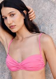 Nadine Latham's Instagram, Twitter & Facebook