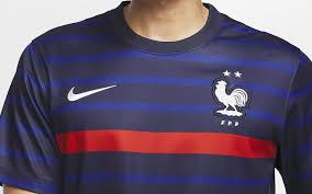 Découvrez la gamme equipe de france football sélectionnée pour vous par intersport, acteur majeur de la distribution d'articles de sport. France Croatie Profitez Du Nouveau Maillot De L Equipe De France A Prix Reduit Le Parisien