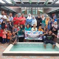 Dadanya berdebar bukan main ketika melangkah masuk ke kamar mandi. Kamar Tamu Homestay Batu Pahat Johor