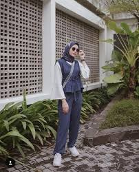 Check spelling or type a new query. Mix And Match Perpaduan Hijab Warna Biru Yang Bikin Kamu Makin Kece