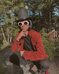 Want to discover art related to willywonka? Pin On Willy Wonka Duke Depp