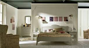 Le la testiera così può diventare un utile scrittoio, ricordando camere da letto classiche e spazi di. Camere Da Letto Classiche In Legno Made In Italy
