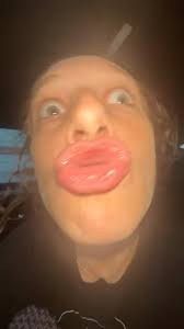 Clara Hopper's Instagram, Twitter & Facebook