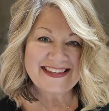 Deena Mcdaniel's Instagram, Twitter & Facebook