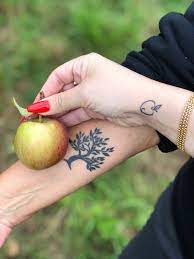 Tattoo Idea For Mother And Daughter Tiny Tattoos Tattoos For Daughters Mom Daughter Tattoos Mother Tattoos