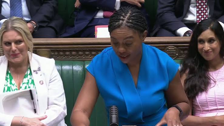 Puffy-eyed' Rachel Reeves 'close to tears' in awkward PMQs | Politics | News | Express.co.uk