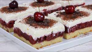 Außerdem lohnt es sich auch, die unterschiedlichen varianten auszuprobieren und seinen liebsten kirsch. Kirsch Schmand Schnitten I Kirsch Schmand Kuchen Gewinnspiel Youtube