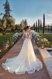 Hot promotions in italian wedding dress designers on aliexpress you'll find official stores for brand names alongside small independent discount sellers, all of whom offer quick shipping and reliable, as well as convenient and safe, payment methods, no matter how much you choose to spend. Our Top 10 Favorite Wedding Dresses By Italian Designers Laura And Leigh Bridal