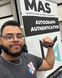 Took a quick pit stop and had the honor to work at the @li.tcg.show with  @mascertified I got to meet amazing voice actors for the very first time  such as @sussmanmatthew @sarah_natochenny