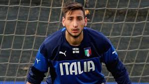 Join the discussion or compare with others! Gianluigi Donnarumma Altezza Eta Stipendio E Fidanzata Del Portiere