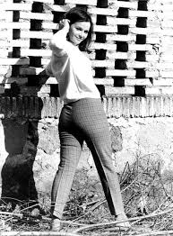The teenage son of an architect falls for an older woman, an attractive housewife of his father's client. Laura Antonelli 1974 9gag