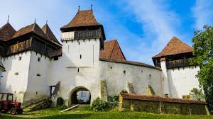 Printul charles este in a doua vizita oficiala in romania, in afara unor alte vizite neoficiale.in legatura cu aceste vizite exista si puncte de vedere care probabil nu au acoperire in realitate Why Prince Charles Considers Transylvania His Second Home Travelmaker