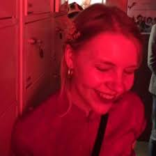 Hi everyone! Looking to fill a room? Interested in searching for a place  together?** I'm looking for a place to live with people (pref.  female/non-binary identifying) who have a bit of experience