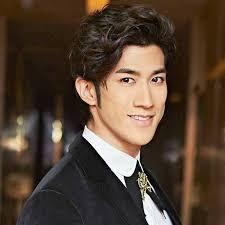 July 6, 2019: Instagram updates from Mark Lui and his wife, they hosted  Aarif at their house for a bbq in London