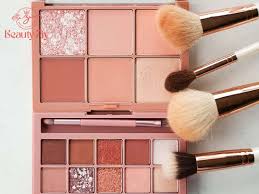 ‫أفضل فرشة بلاشر- أنواع فرش المكياج واستخدامتها | BeautyFiy‬‎