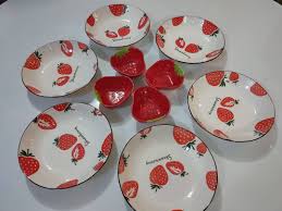 بيت العائلة on instagram سيت صحون الفروالة يتكون من 6 صحون عميقة قياس 22 سم و4 كاسات فروالة السعر ١٥ الف دينار بيت العائلة تسوق اونلاين اكسبلور فولو اكسب