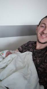 Jahreinin karısı selin ilk defa yayın açıyor ve yayın hayatına başlıyor bizde yayından bir kesit alıp sizlerlen. Sedat Sakmar Toqtir Twitter