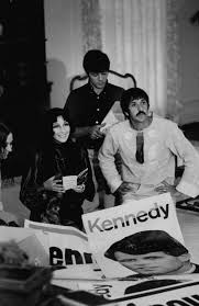Sonny Cher Campaign For Robert Kennedy 1968 Robert Kennedy Kennedy Family Kennedy