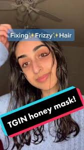Hydrating Hair Mask for Frizzy and Wavy Hair
