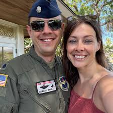 Is there any place in Enid that teaches piano lessons?