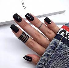 Los mejores diseños de uñas oscuras que puedes llevar para lucir elegante y a la moda este invierno. Id Nails Space Nailart Naildesign Nails Nail Nails Designnails Manicure Perfectnails Pedi Disenos De Unas Mate Manicura De Unas Unas De Maquillaje