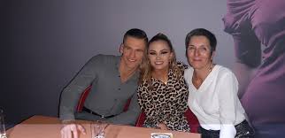 Sur les moulins de mon cœur de michel legrand le duo temporaire d'un soir a dansé un superbe foxtrot, récoltant au passage trois 10 pour une note. Rencontre Avec Marie Denigot Danseuse De Talent Propulsee Par L Emission Danse Avec Les Stars Sur Tf1 Rythme Et Danse