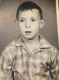 My dad was William Ronnie Watts and I want to know if anybody has any  pictures of my grandma Georgia watts 13 children or any other lots and  precise I live in