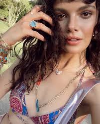 La hermosa Dra. #Nazli está lista para el fin de semana 🤩🤩🤩🤩