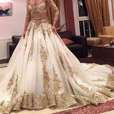 Schau dir unsere auswahl an brautkleid an, um die tollsten einzigartigen oder spezialgefertigten handgemachten stücke aus unseren shops für kleider zu finden. 2017 Luxus Indische Hochzeit Kleider Mit Gold Pailletten Appliques V Ausschnitt 3 4 Armeln Muslim Brautkleider Benutzerdefinierte Vestido De Novia Indian Wedding Dress Wedding Dresswedding Dress With Gold Aliexpress