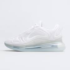 Although the air max plus is a lifestyle shoe that can be worn on any occasion, it has numerous performance benefits for runners, including a lightweight fit and flex grooves through the forefoot. Nike Air Max 720 Gs Aq3196 100