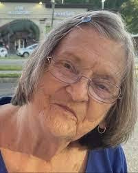 Doris Hiatt's Instagram, Twitter & Facebook