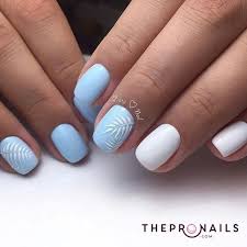 It S A Tiny Palm Tree In My Nails Palm Tree Pattern Blue White Pastel Short Acrylic Nails Stylish Nails Nexgen Nails