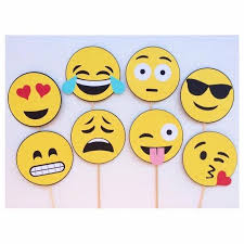 Pin De Lucia Vargas En Actividades Para Ninos En 2020 Decoracion De Emojis Fiesta De Cumpleanos Emoji Decoraciones De Aulas Para Ninos