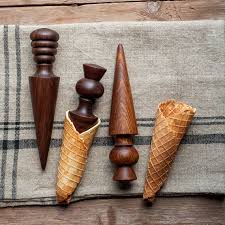 Bois Gaufre Ou Sucre Cone Rouleau A La Main Tournee A Partir De Bois De La Belles Fait Ayant Un Cornet De Gla Homemade Ice Cream Cone Sugar Cones Waffle Cones