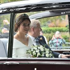 Photo à propos jarretière nuptiale de beau mariage moments de jour du mariage. Royal Wedding Live Updates As Princess Eugine Arrives At Window Castle Manchester Evening News