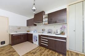 Repeindre Le Carrelage Au Sol D Une Cuisine Tuto En Images Meuble Cuisine Comment Repeindre Un Meuble Repeindre Carrelage