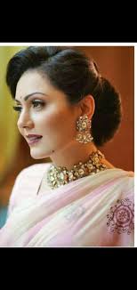 Pin By Sangita Daji On Royals Of India Mother Of The Bride Hair Mom Hairstyles Indian Bun Hairstyles