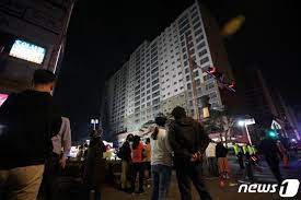 ■ 야산 토사 흘러내려 3명 매몰됐다가 구조 토사에 매몰된 작업자 3명을 119구조대가 구조합니다. Kjj9zz1n8iozum